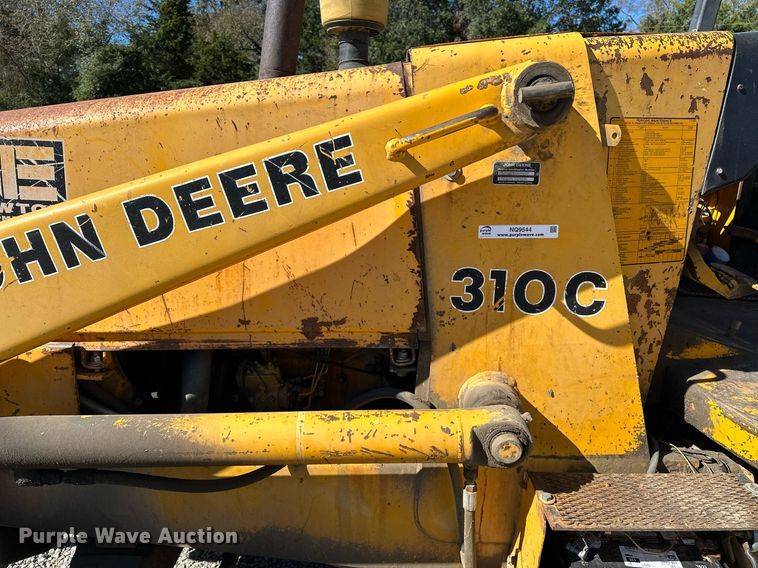 image for item NQ9544 1988 John Deere 310C  backhoe