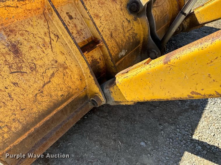 image for item NQ9544 1988 John Deere 310C  backhoe