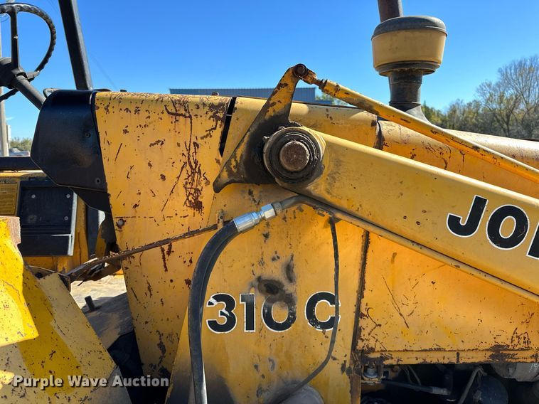image for item NQ9544 1988 John Deere 310C  backhoe