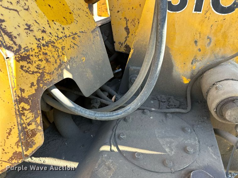 image for item NQ9544 1988 John Deere 310C  backhoe