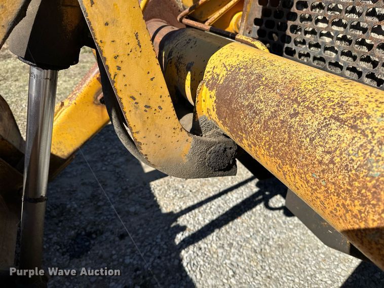 image for item NQ9544 1988 John Deere 310C  backhoe