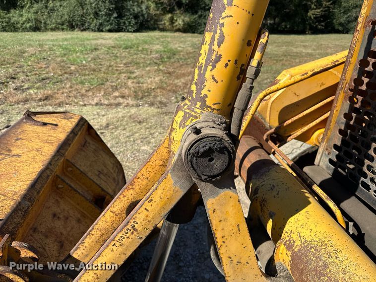 image for item NQ9544 1988 John Deere 310C  backhoe