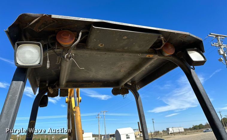 image for item NQ9544 1988 John Deere 310C  backhoe