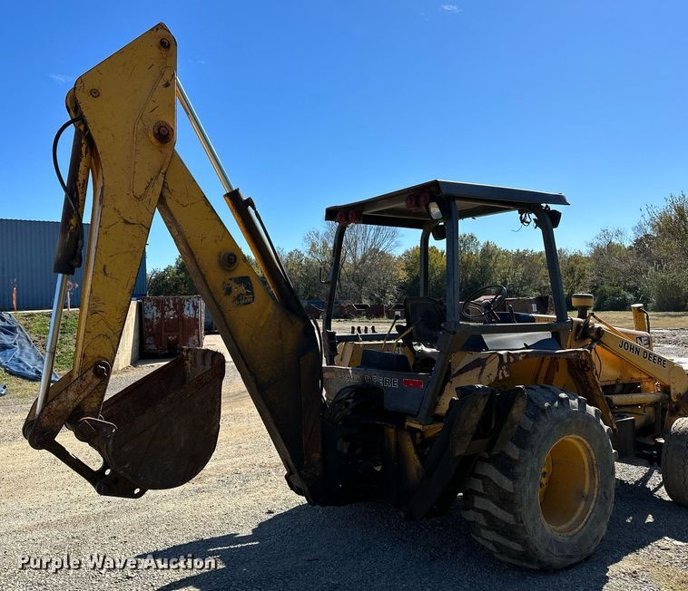 image for item NQ9544 1988 John Deere 310C  backhoe
