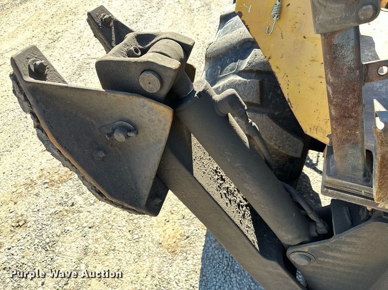 image for item NQ9544 1988 John Deere 310C  backhoe