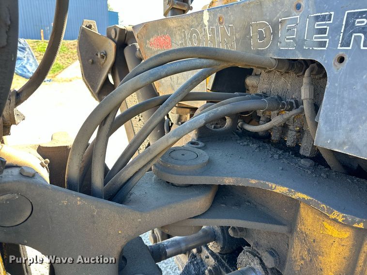 image for item NQ9544 1988 John Deere 310C  backhoe