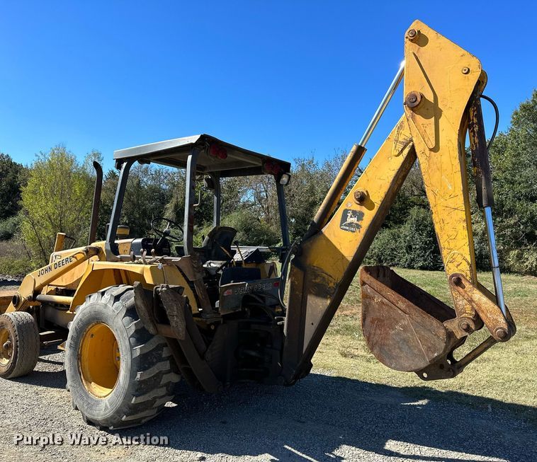 image for item NQ9544 1988 John Deere 310C  backhoe