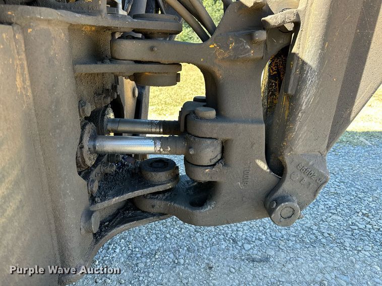 image for item NQ9544 1988 John Deere 310C  backhoe
