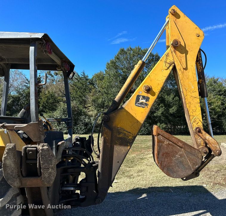 image for item NQ9544 1988 John Deere 310C  backhoe
