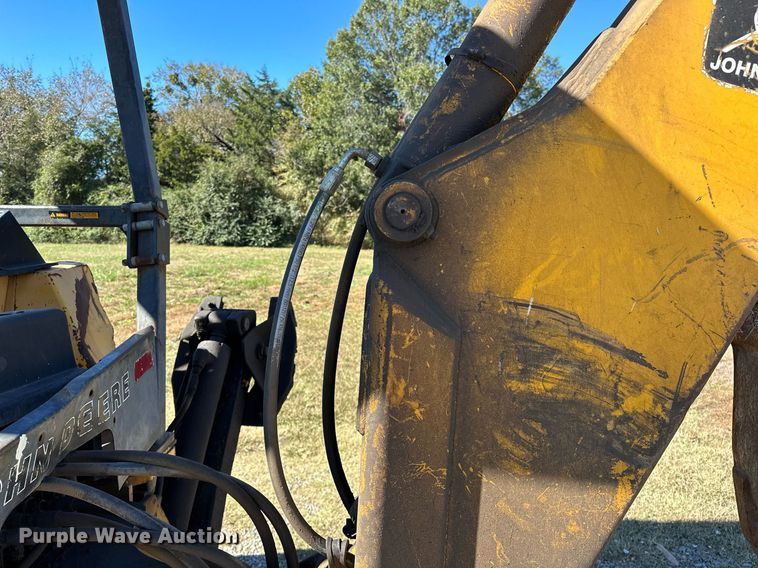 image for item NQ9544 1988 John Deere 310C  backhoe