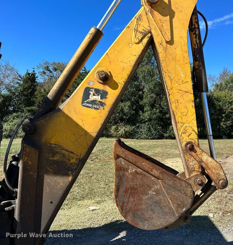 image for item NQ9544 1988 John Deere 310C  backhoe