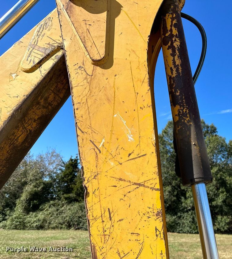 image for item NQ9544 1988 John Deere 310C  backhoe