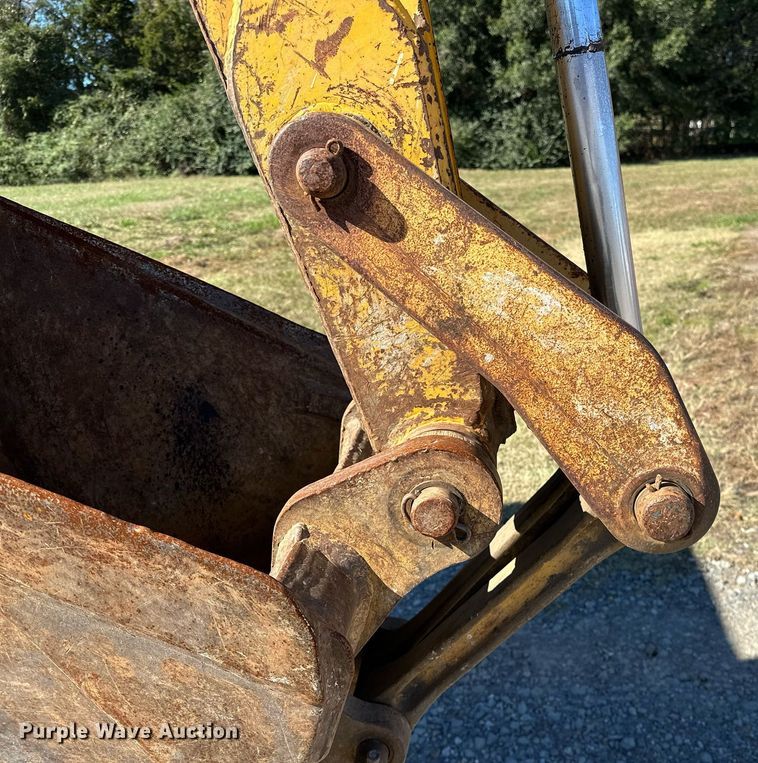 image for item NQ9544 1988 John Deere 310C  backhoe