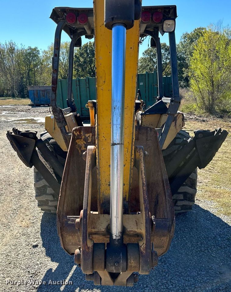 image for item NQ9544 1988 John Deere 310C  backhoe