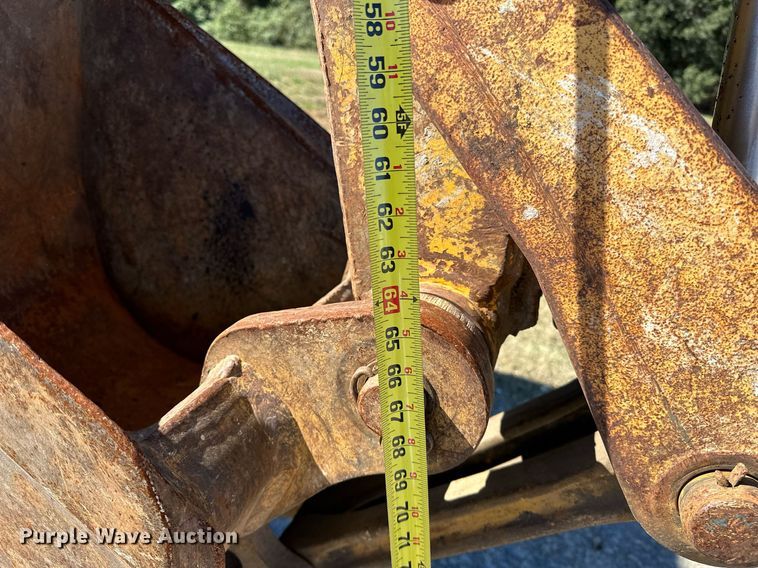 image for item NQ9544 1988 John Deere 310C  backhoe