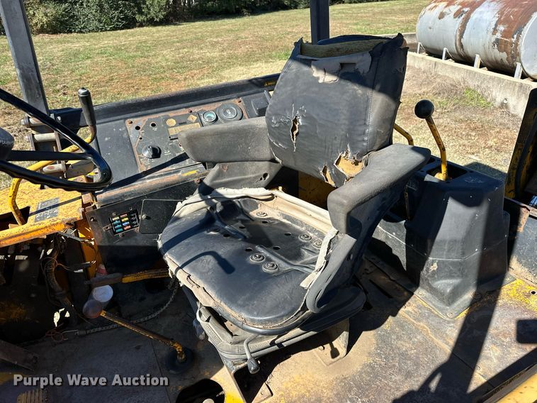 image for item NQ9544 1988 John Deere 310C  backhoe