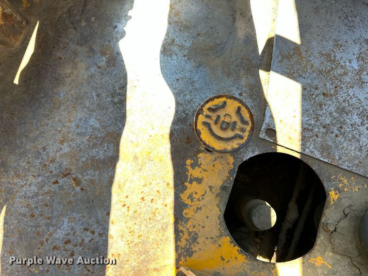 image for item NQ9544 1988 John Deere 310C  backhoe