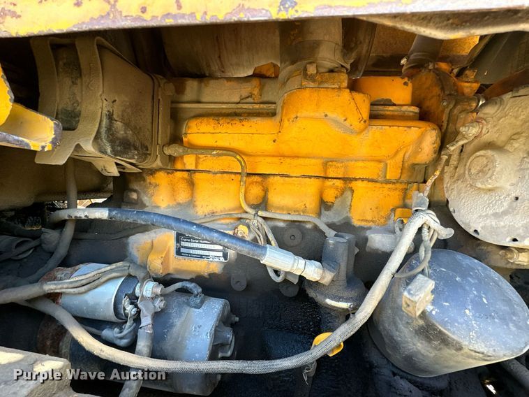 image for item NQ9544 1988 John Deere 310C  backhoe