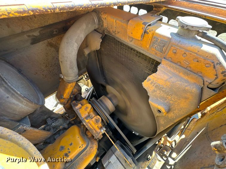 image for item NQ9544 1988 John Deere 310C  backhoe