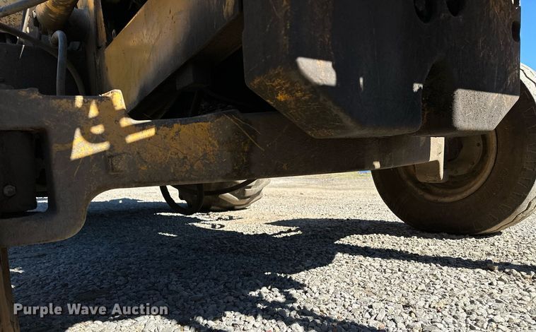 image for item NQ9544 1988 John Deere 310C  backhoe