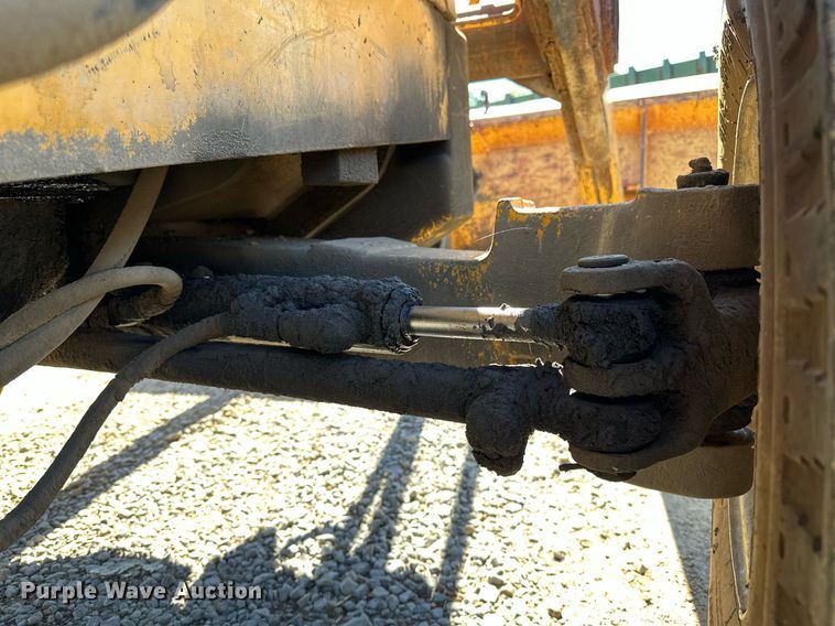 image for item NQ9544 1988 John Deere 310C  backhoe