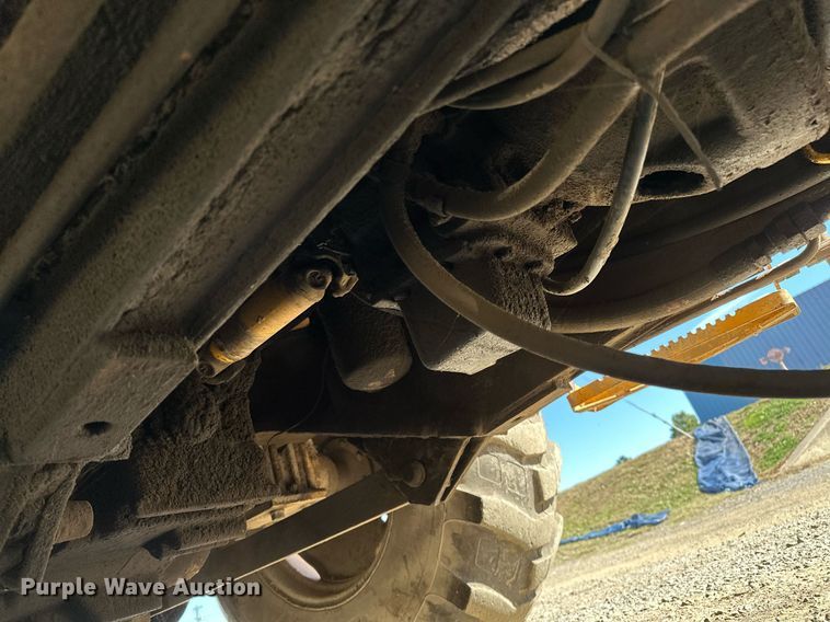 image for item NQ9544 1988 John Deere 310C  backhoe