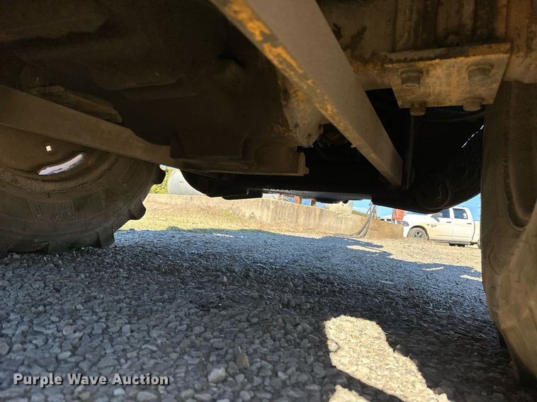 image for item NQ9544 1988 John Deere 310C  backhoe