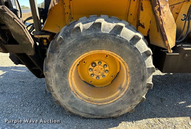 image for item NQ9544 1988 John Deere 310C  backhoe