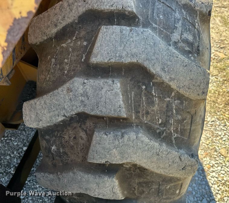 image for item NQ9544 1988 John Deere 310C  backhoe