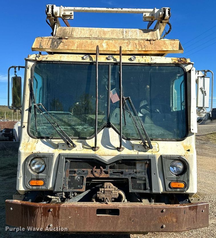 image for item NQ9547 2013 Mack MRU-613  refuse truck