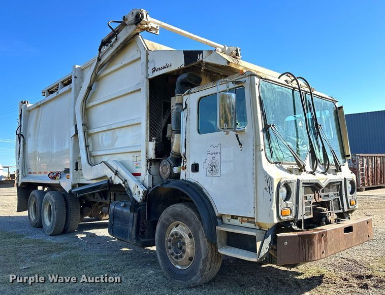image for item NQ9547 2013 Mack MRU-613  refuse truck