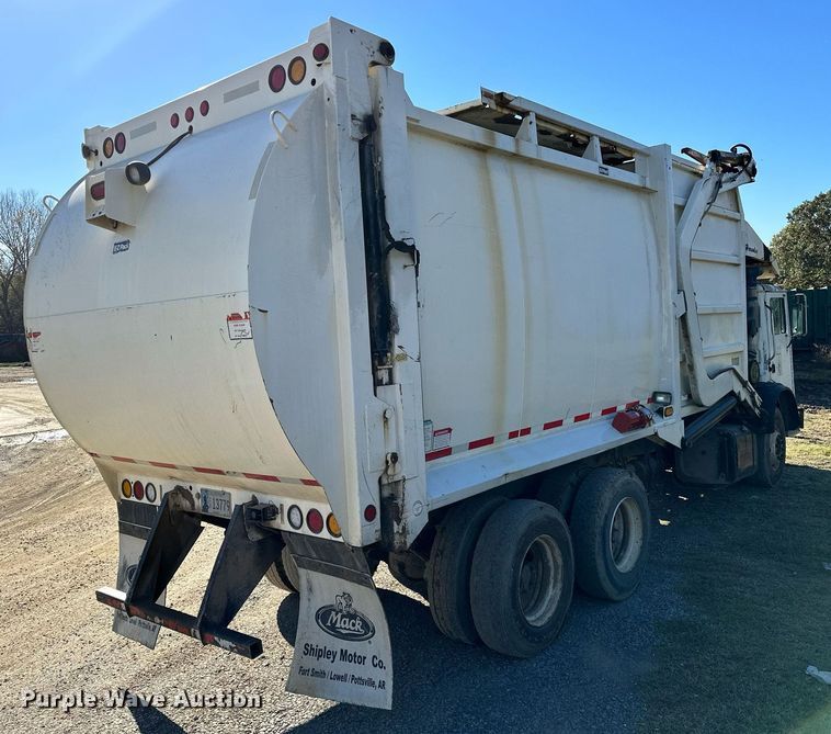 image for item NQ9547 2013 Mack MRU-613  refuse truck