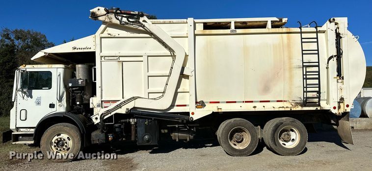 image for item NQ9547 2013 Mack MRU-613  refuse truck