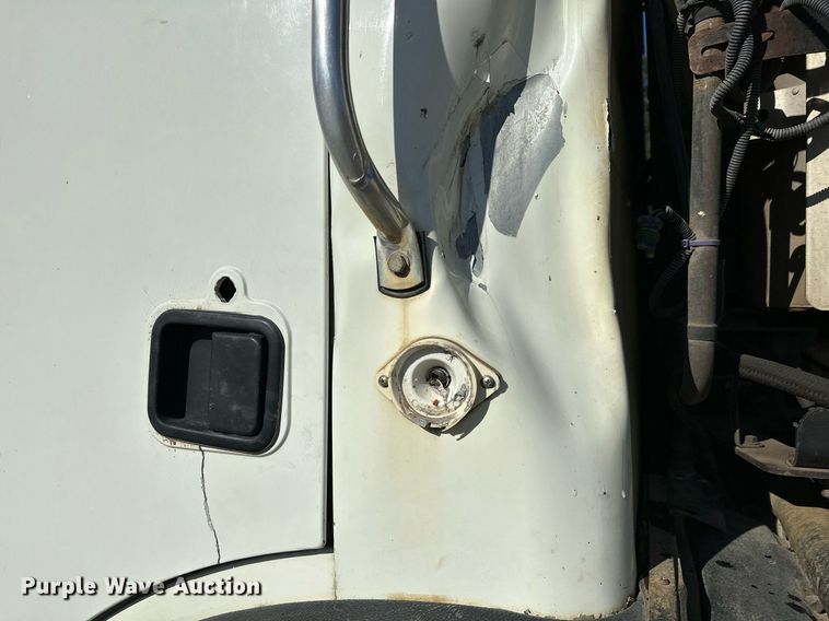 image for item NQ9547 2013 Mack MRU-613  refuse truck