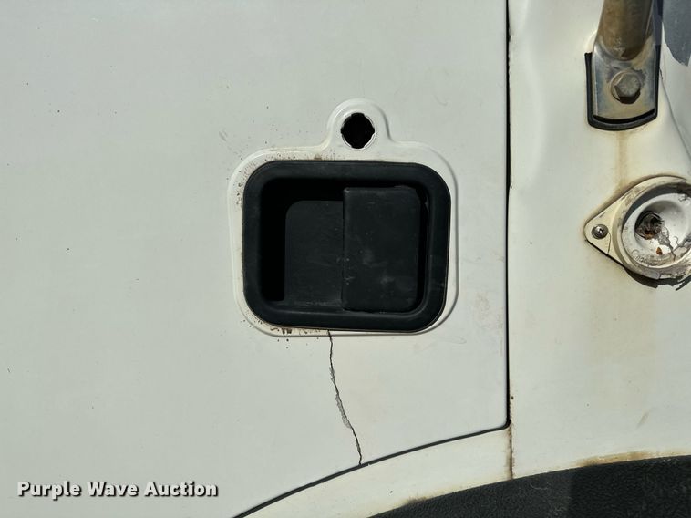 image for item NQ9547 2013 Mack MRU-613  refuse truck