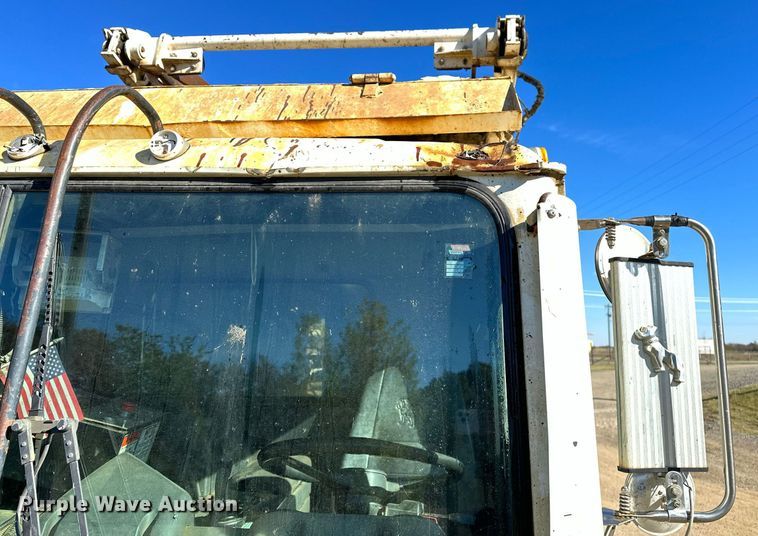 image for item NQ9547 2013 Mack MRU-613  refuse truck