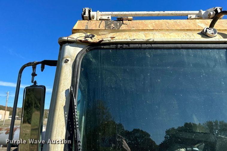 image for item NQ9547 2013 Mack MRU-613  refuse truck