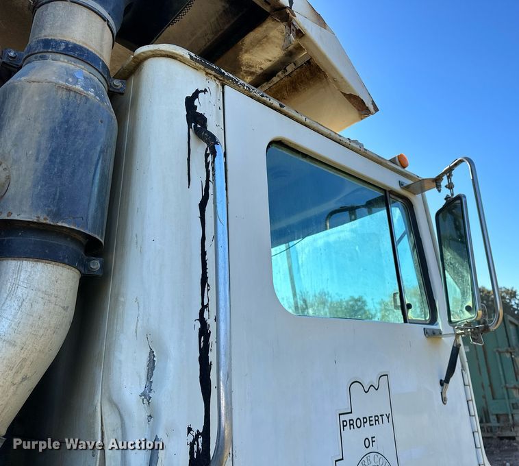 image for item NQ9547 2013 Mack MRU-613  refuse truck