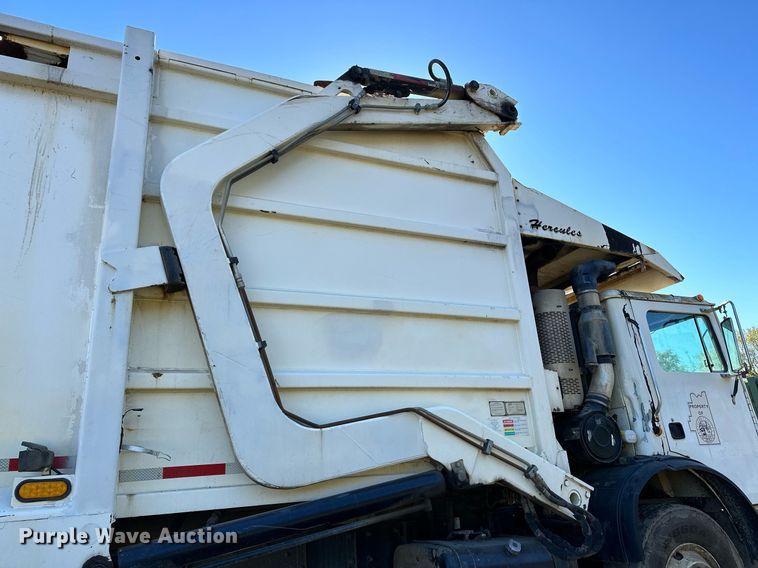 image for item NQ9547 2013 Mack MRU-613  refuse truck