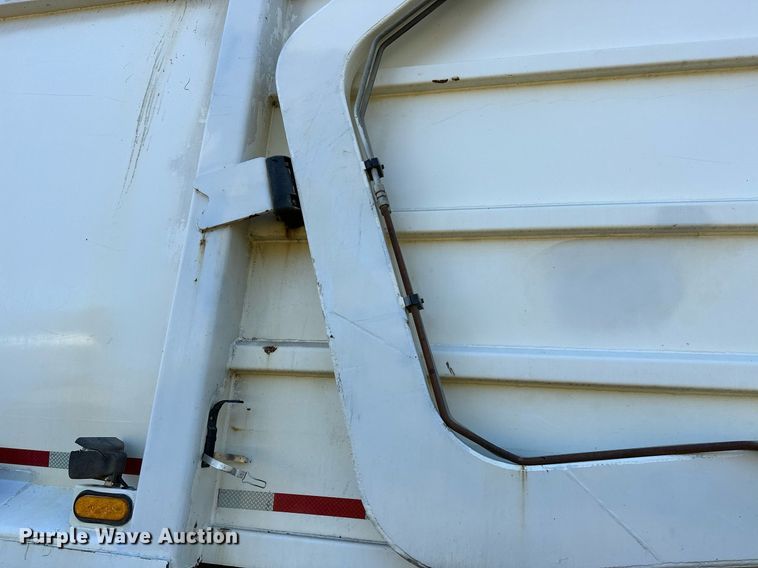 image for item NQ9547 2013 Mack MRU-613  refuse truck