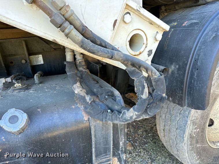 image for item NQ9547 2013 Mack MRU-613  refuse truck