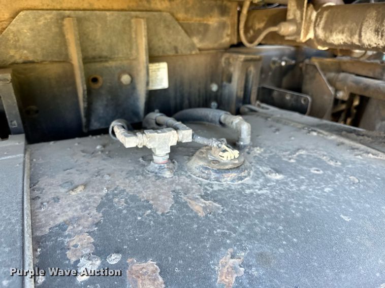 image for item NQ9547 2013 Mack MRU-613  refuse truck