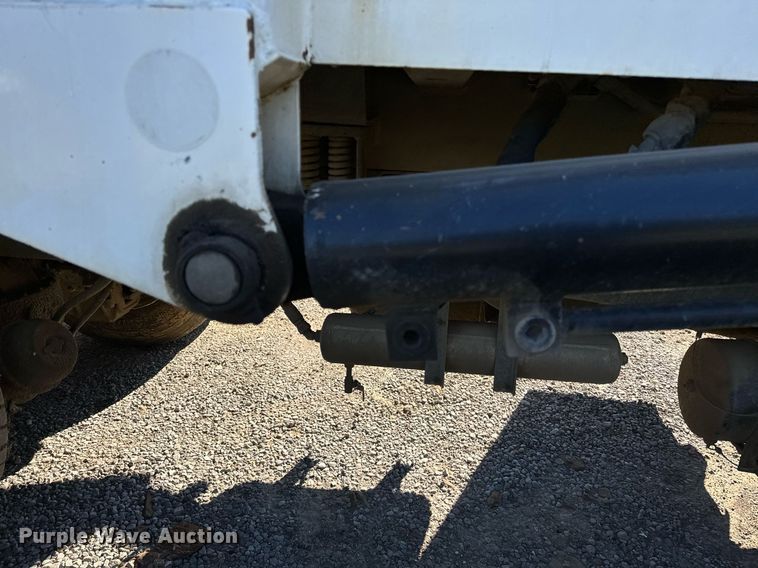 image for item NQ9547 2013 Mack MRU-613  refuse truck