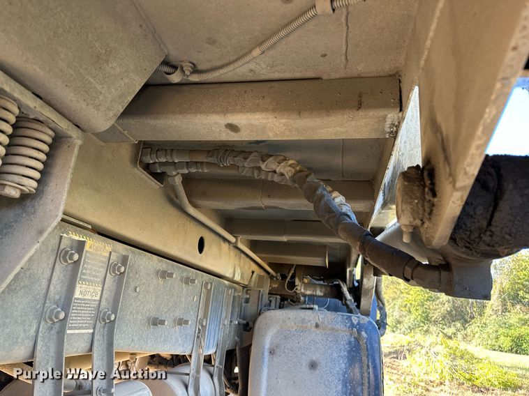 image for item NQ9547 2013 Mack MRU-613  refuse truck