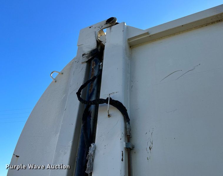 image for item NQ9547 2013 Mack MRU-613  refuse truck