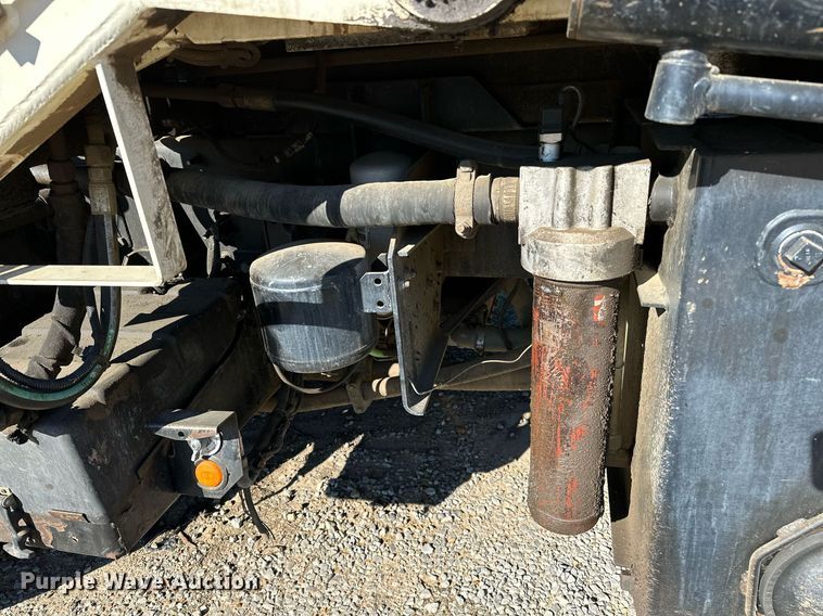 image for item NQ9547 2013 Mack MRU-613  refuse truck