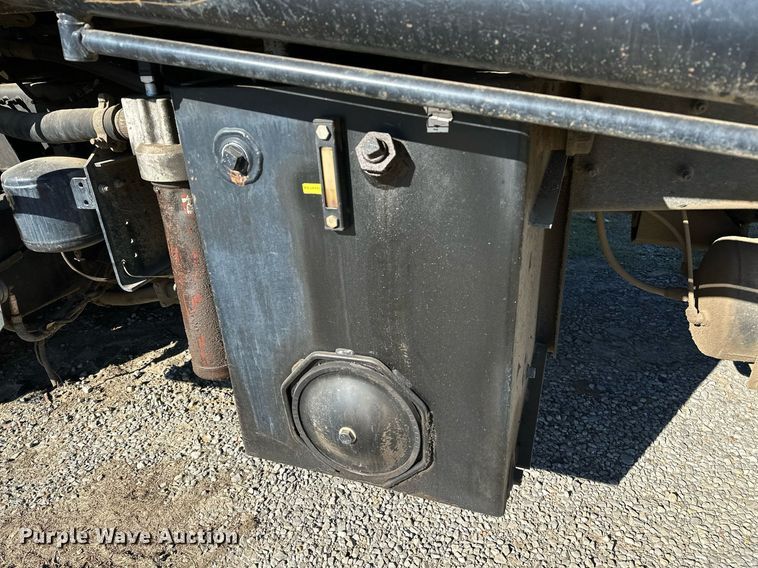 image for item NQ9547 2013 Mack MRU-613  refuse truck