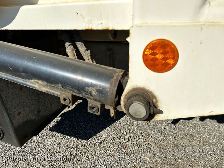 image for item NQ9547 2013 Mack MRU-613  refuse truck