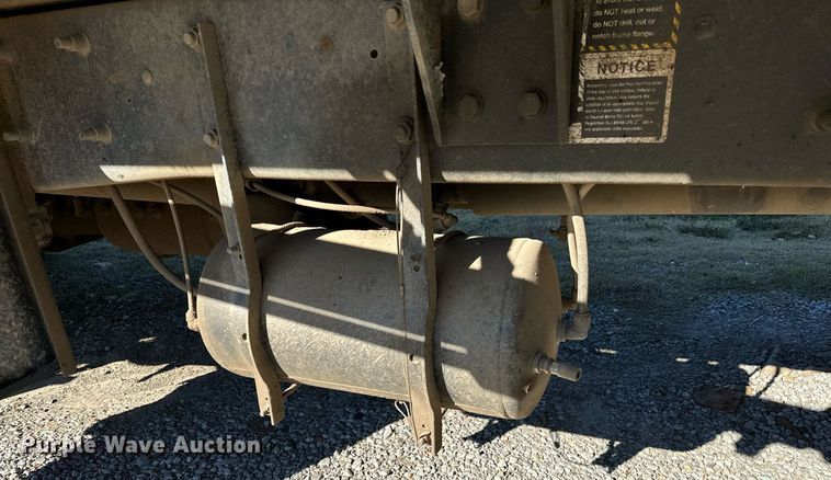 image for item NQ9547 2013 Mack MRU-613  refuse truck