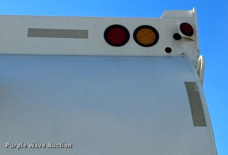 image for item NQ9547 2013 Mack MRU-613  refuse truck